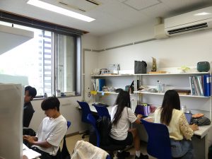 塩﨑ラボ_居室1